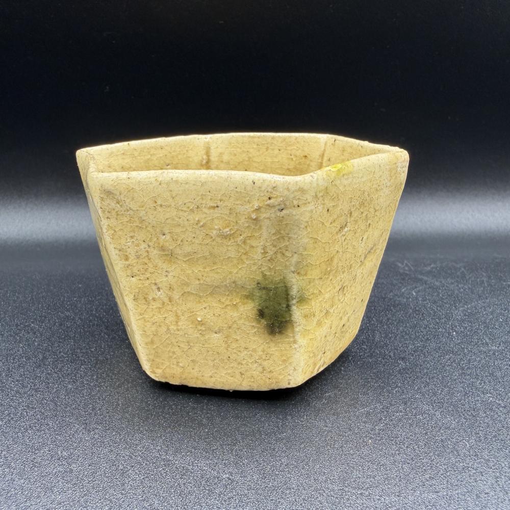 黄瀬戸六角酒盃